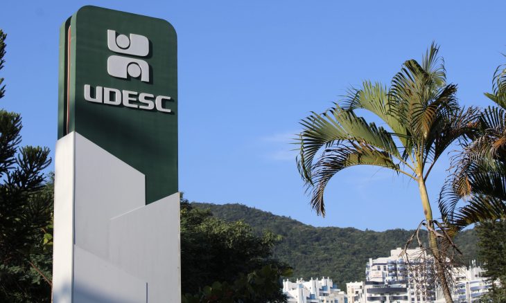Universidade de SC abre concurso público com salários de até R$ 6,8 mil